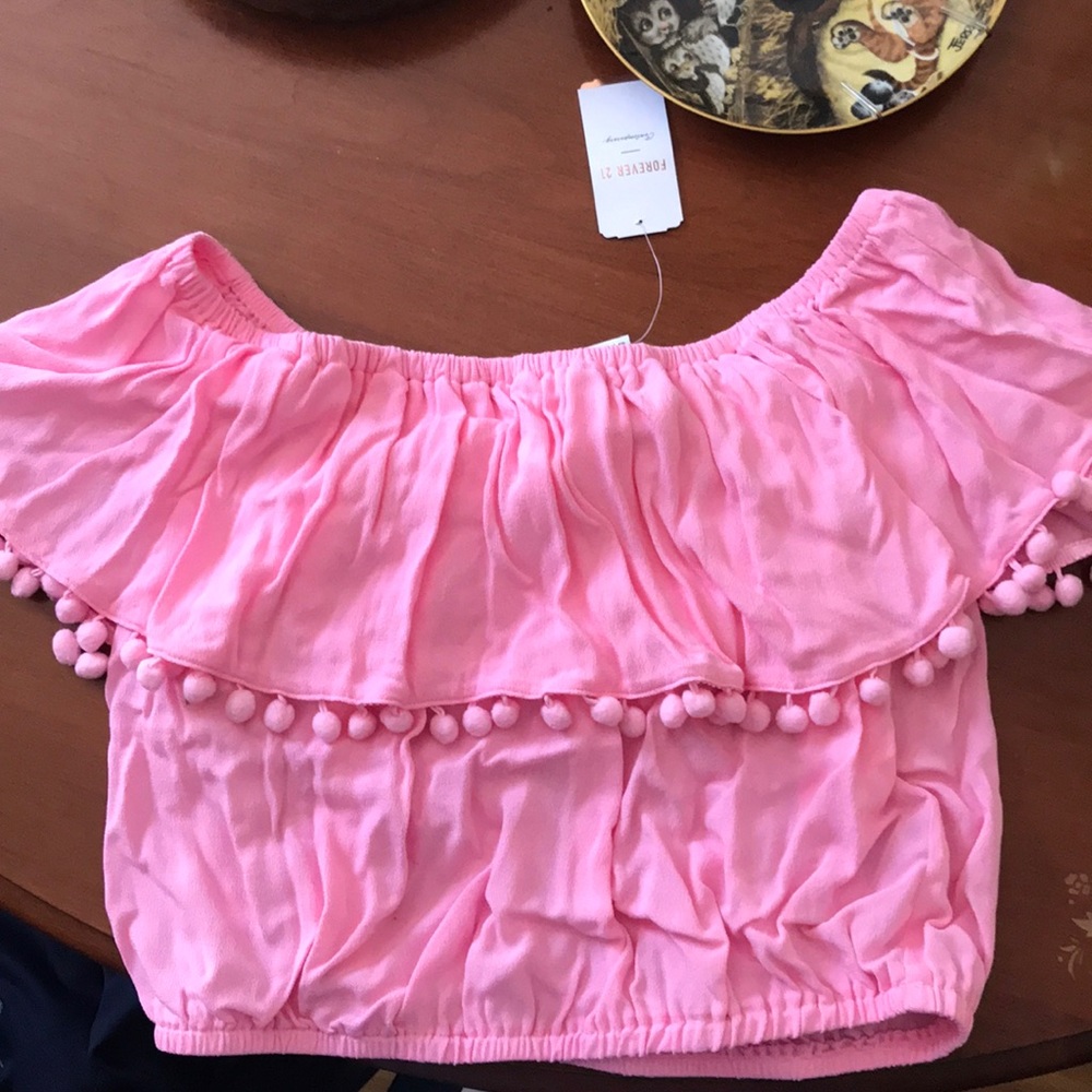 Love this shirt just doesn’t look good on me!